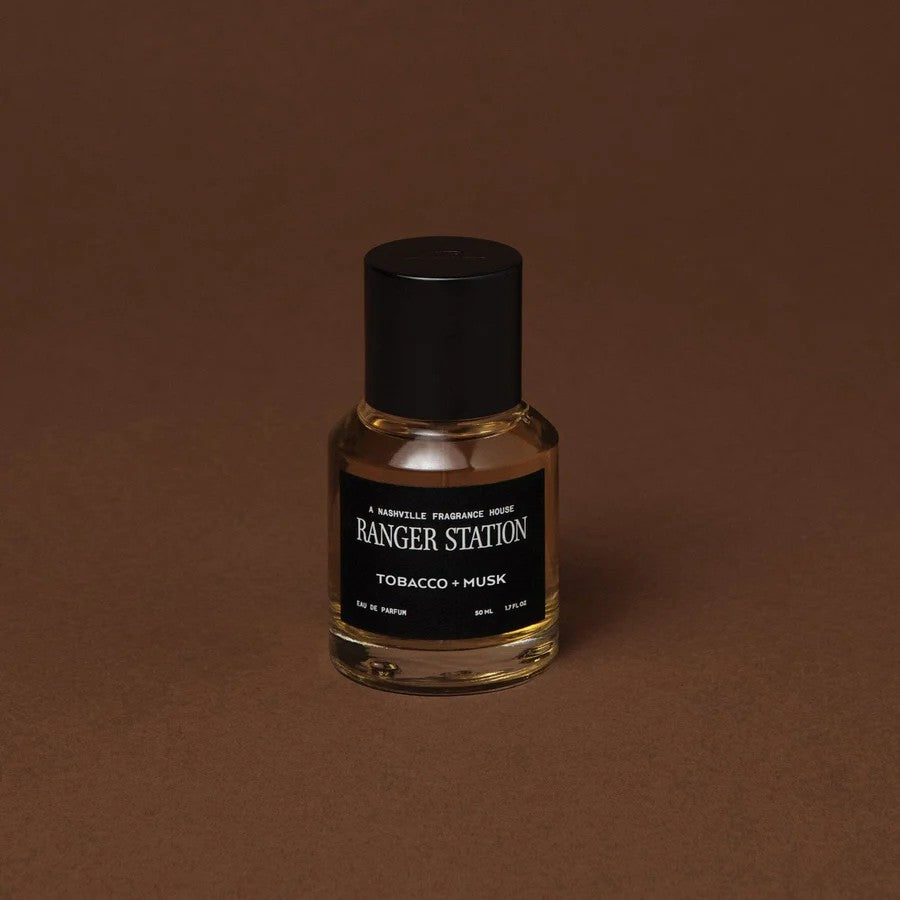 tobacco smoke perfume Akro: Bold, Addictive Fragrance Parfum Exquis US Opulent And Heady Impression Of Power And Confidence It needs no introduction Best Tobacco Perfume for Men